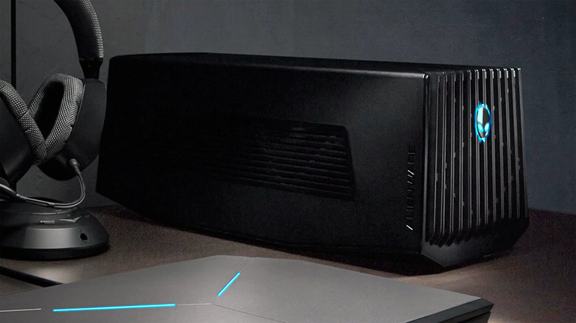 Alienware Graphics Amplifier provides desktop performance on a